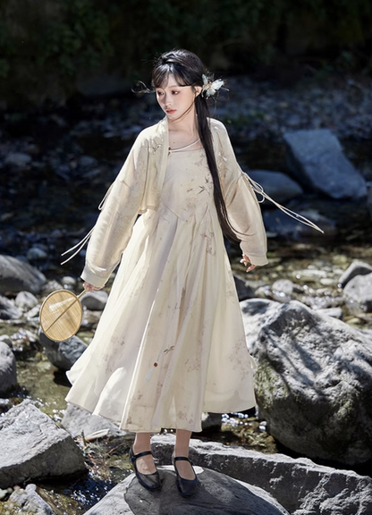 Tang Dynasty x Modern Hanfu: Flower Paper 花笺 (Preorder)