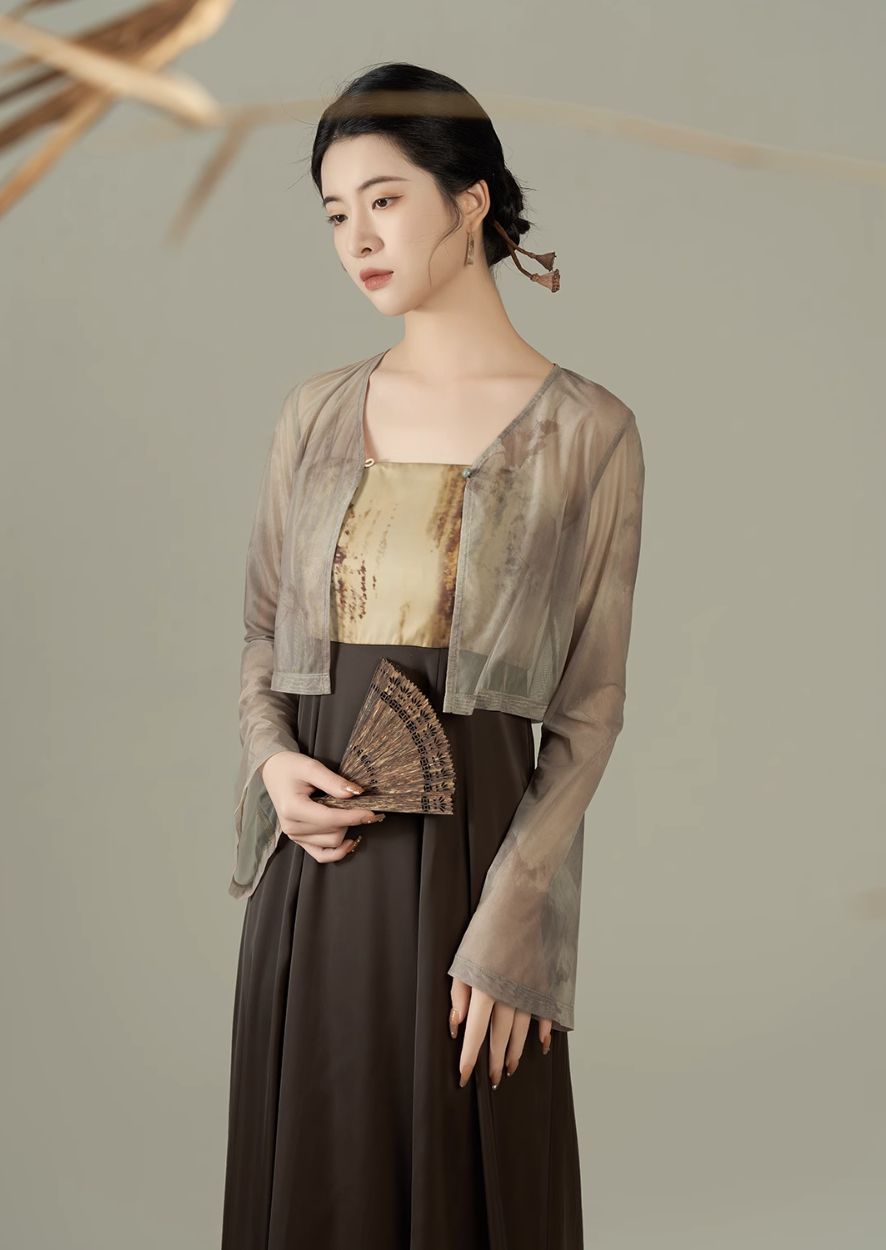 Tang Dynasty x Modern Hanfu: Drunk Woods 醉临 (Preorder)